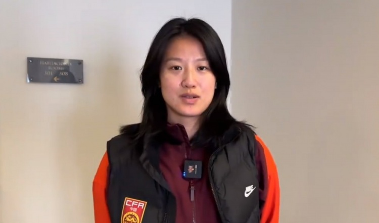  汪琳琳：范迪克是我的偶像和目標，希望變成他那樣全面的中后衛