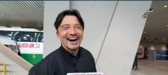  帶孩子和帶球隊哪個(gè)更累？謝暉笑言：都累，但帶孩子更累