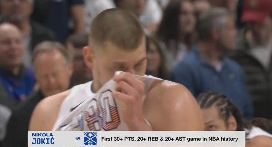  你貸款？轉播方字幕：約基奇30+20+20！NBA歷史首人！