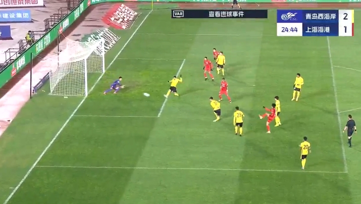  這球漂亮！19歲李新翔晃過(guò)張呈棟單挑防線(xiàn)破門(mén)，海港生涯處子球！