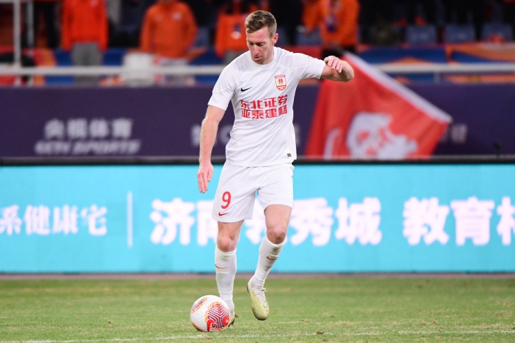  熱身賽：長(cháng)春亞泰2-1青島海牛 貝里奇、奧莫伊胡安弗破門(mén)???