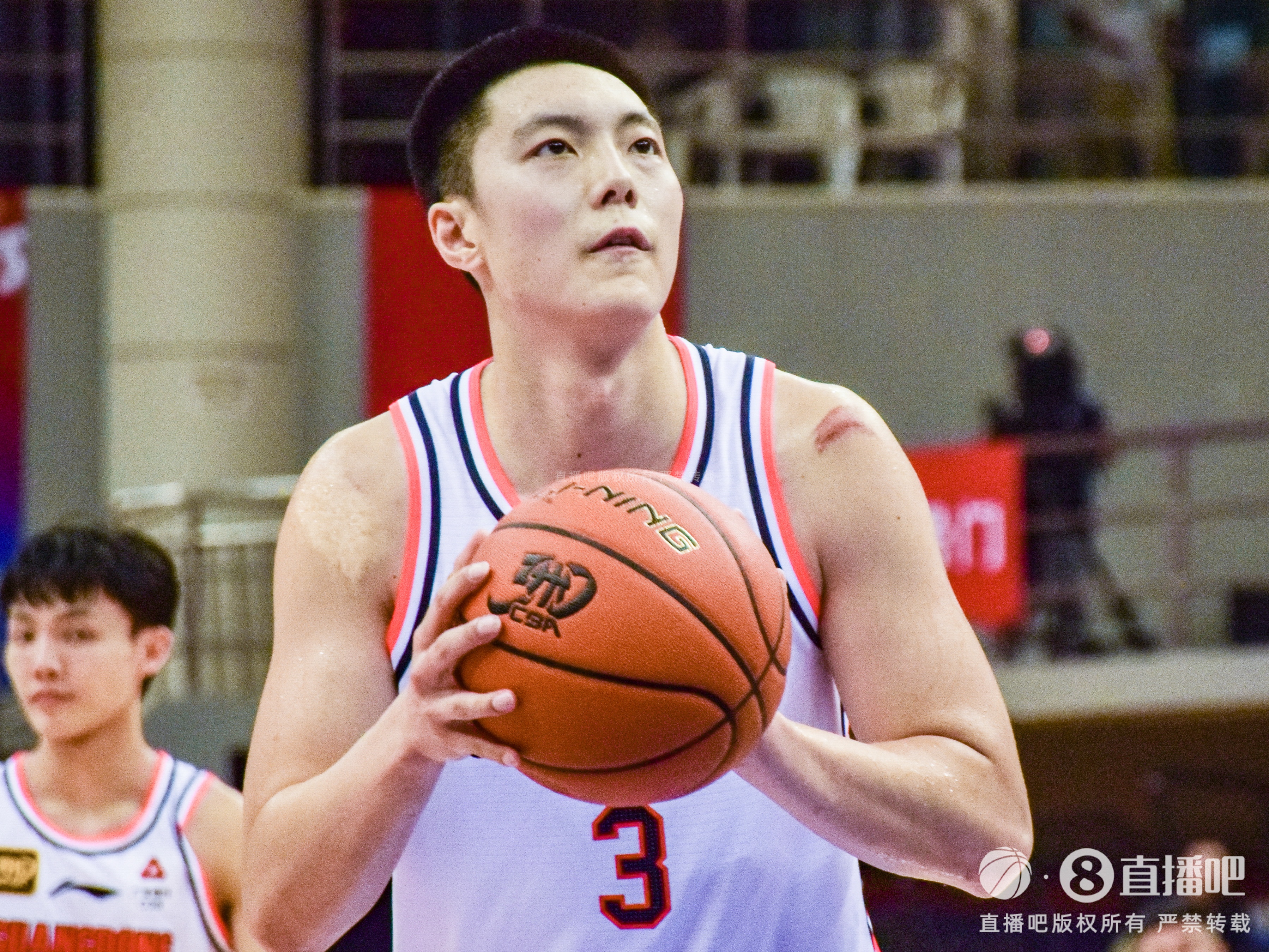  因肩傷休戰三個(gè)月！媒體人：胡明軒今晚復出出戰遼粵大戰
