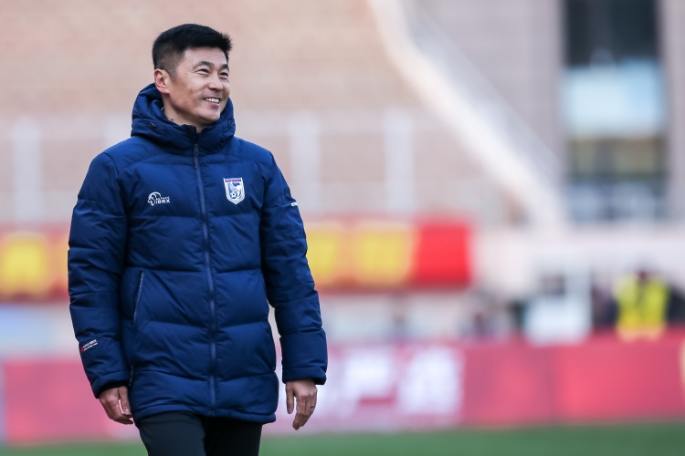  足球報：英博首發(fā)陣容幾乎換了一支球隊，主打高位逼搶強調奔跑