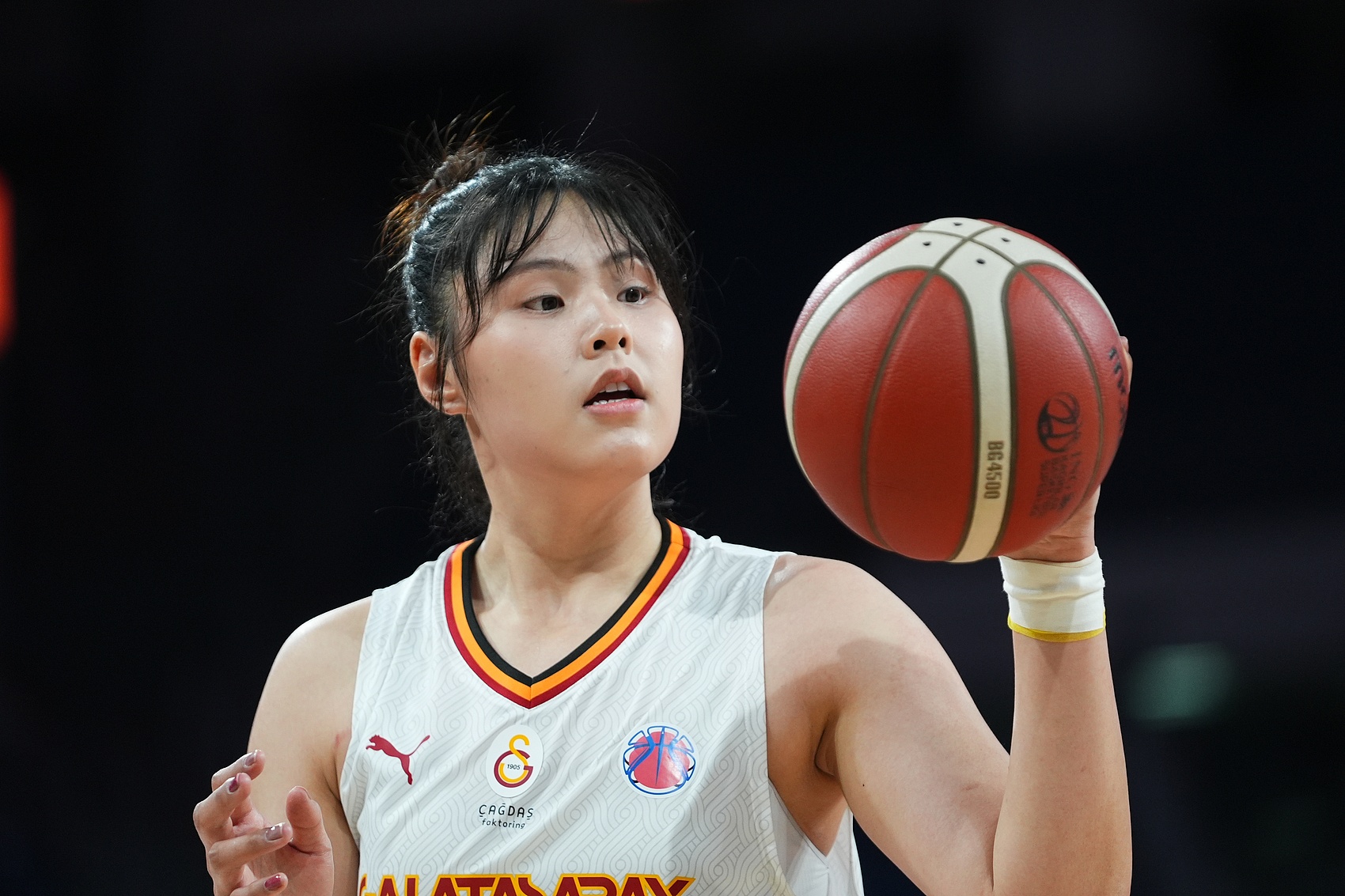  穩定高效！李月汝9中6得到18分10板1助2斷1帽 罰球6中6