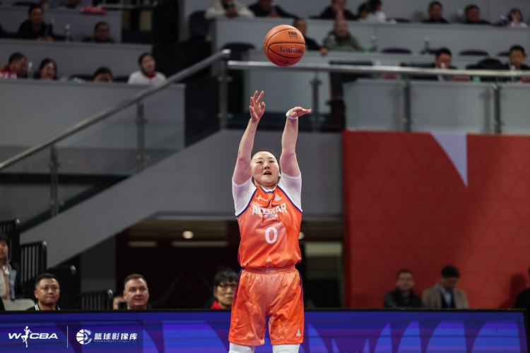  表現可以！武桐桐15分鐘10中6拿到15分3板9助