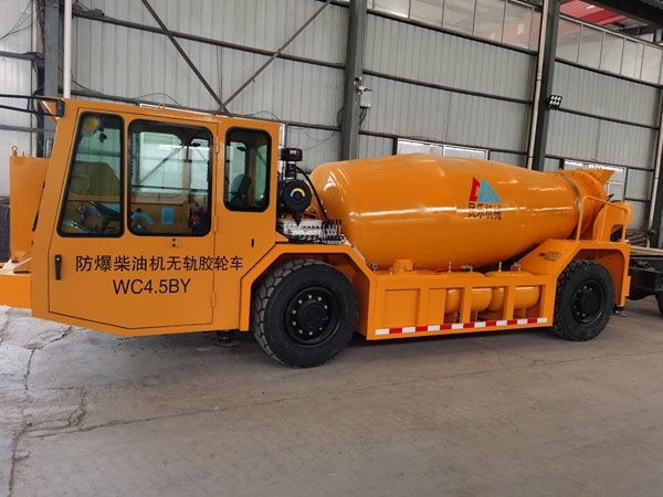 礦用濕噴臺(tái)車(chē)，礦用混凝土泵，礦用攪拌機(jī)發(fā)貨